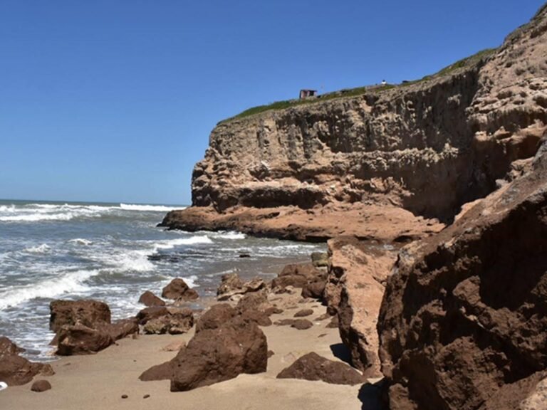 Acantilados de la costa de Mar del Plata