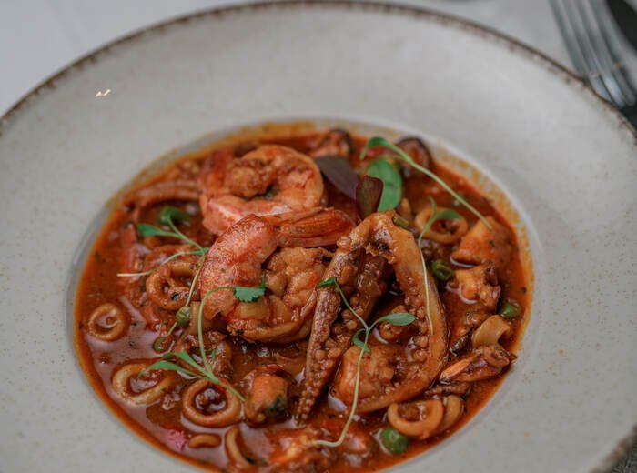 Plato de mariscos del restaurante